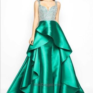 Women’s Emerald green rhinestone top formal gown